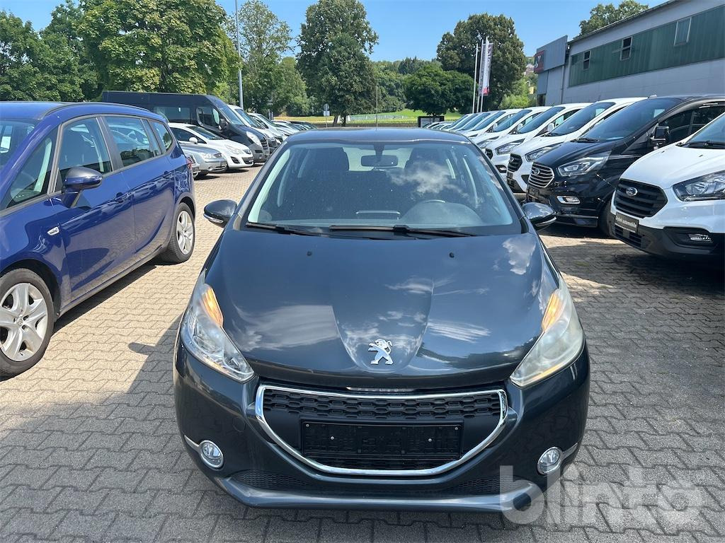 Peugeot 208 - Легковий автомобіль: фото 3 Peugeot 208 - Легковий автомобіль: фото 3