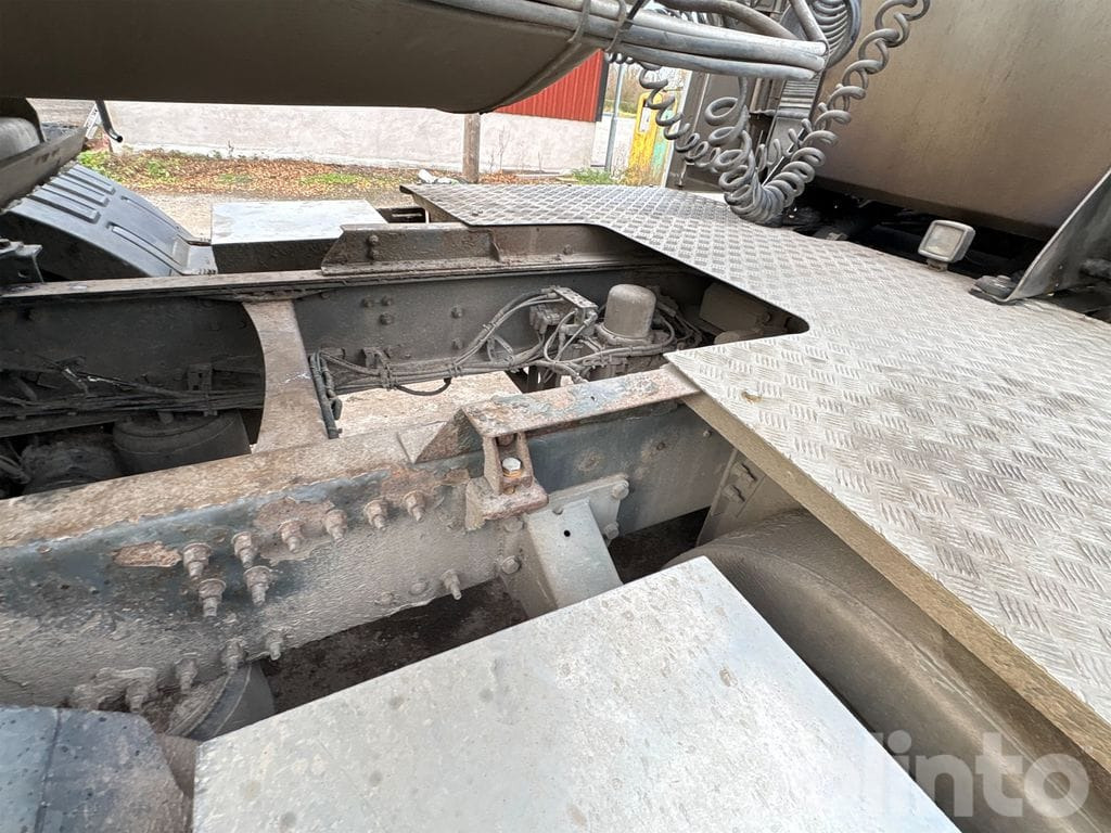 Тягач VOLVO: фото 16