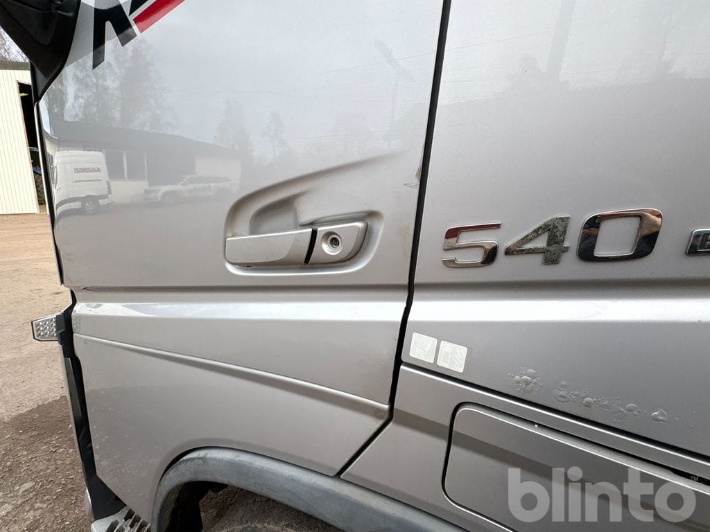 Тягач VOLVO: фото 48