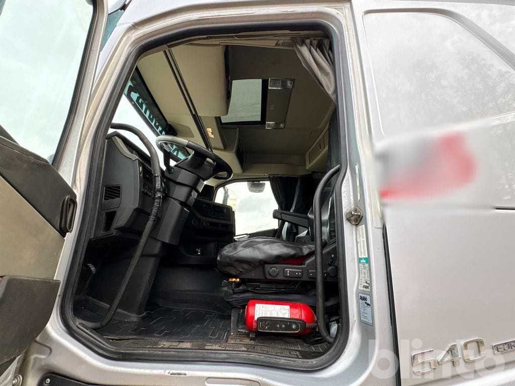 Тягач VOLVO: фото 50