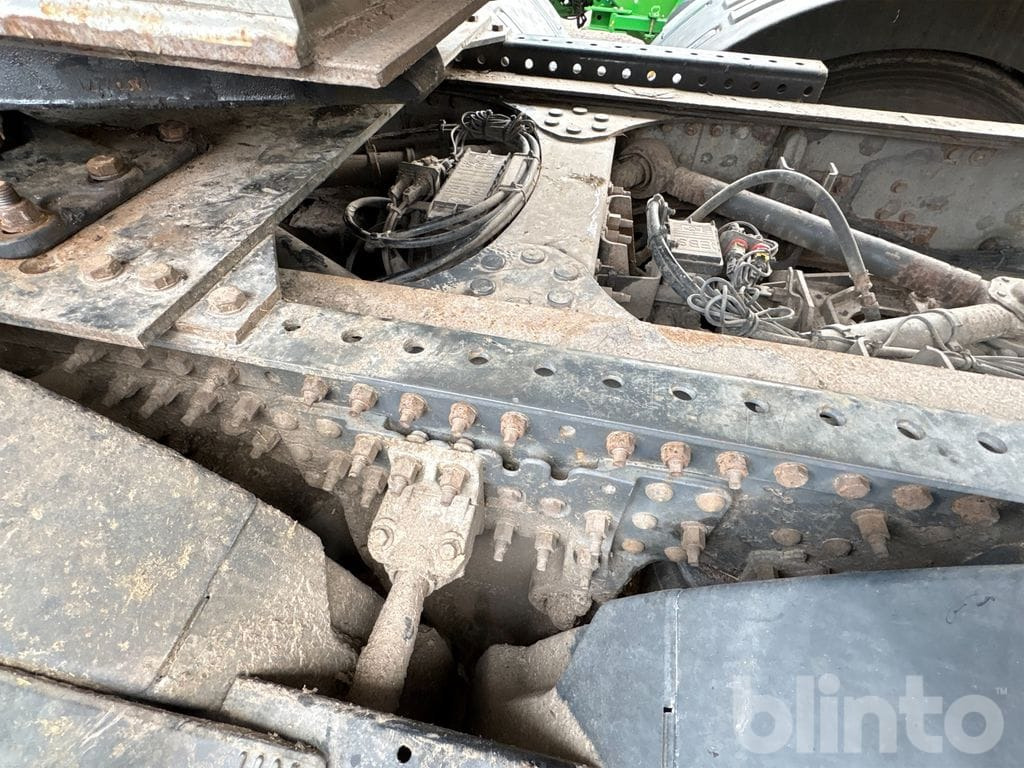 Тягач VOLVO: фото 41