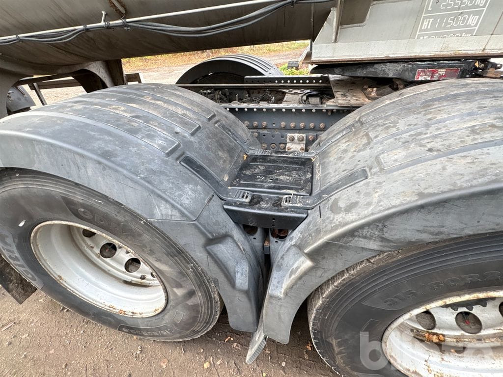 Тягач VOLVO: фото 11