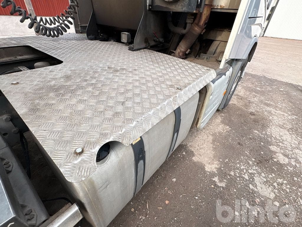 Тягач VOLVO: фото 18