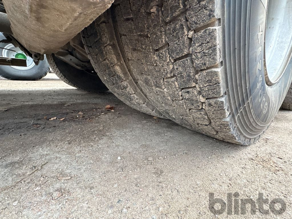 Тягач VOLVO: фото 38