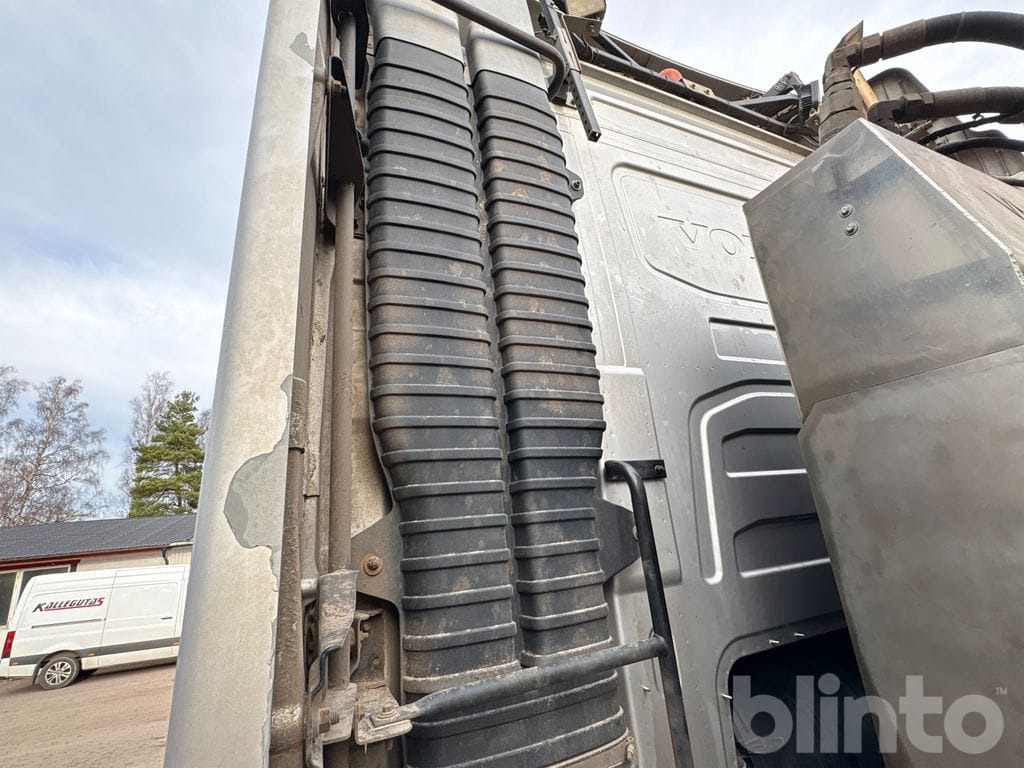 Тягач VOLVO: фото 46