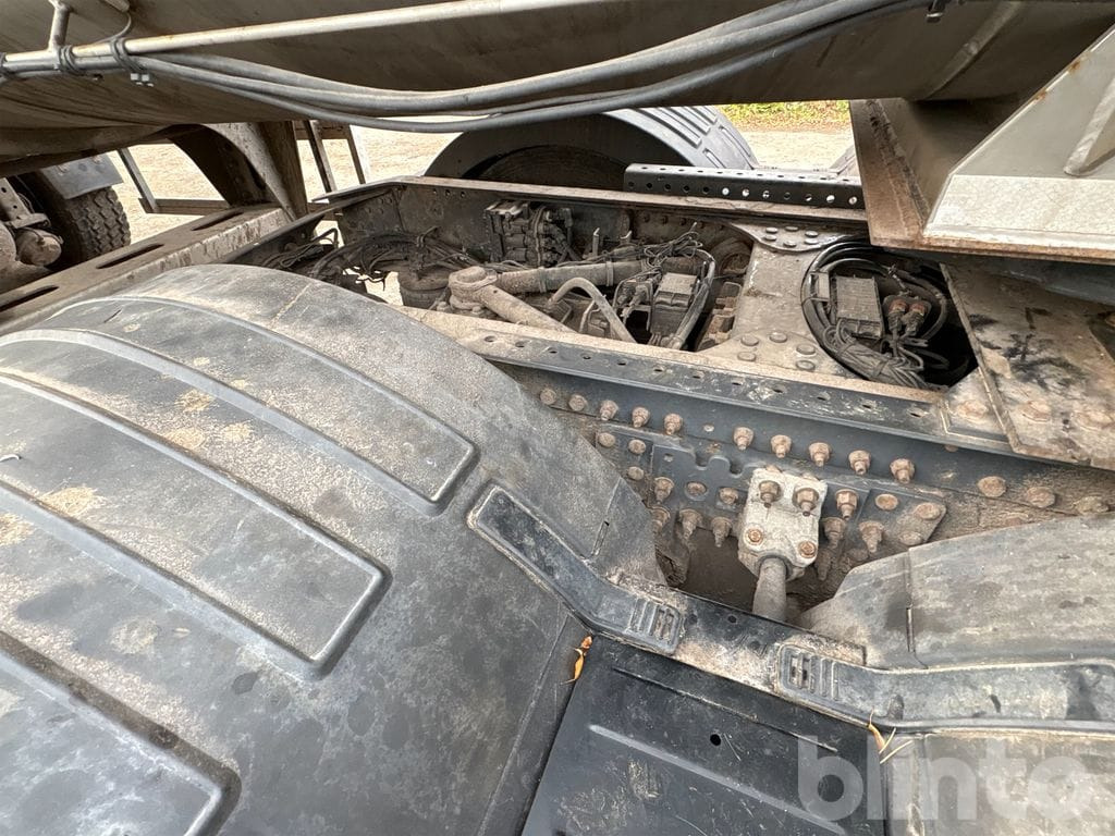 Тягач VOLVO: фото 12