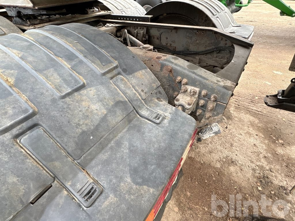 Тягач VOLVO: фото 42