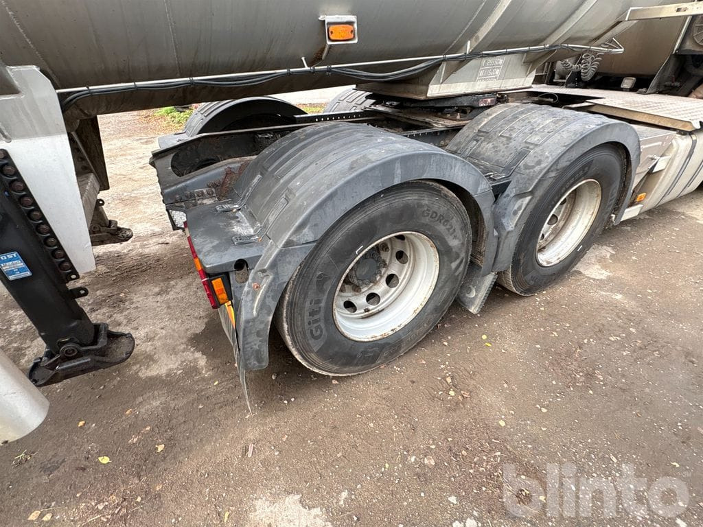 Тягач VOLVO: фото 7