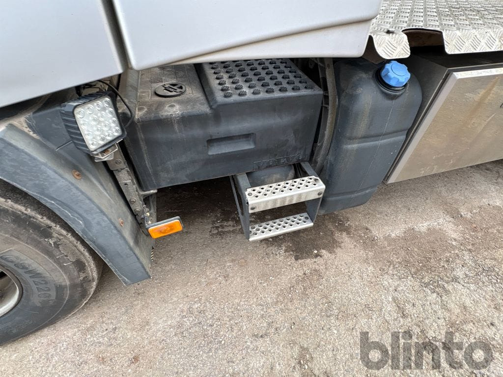 Тягач VOLVO: фото 33