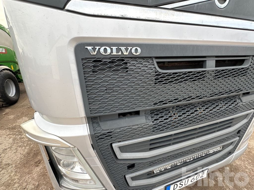 Тягач VOLVO: фото 29