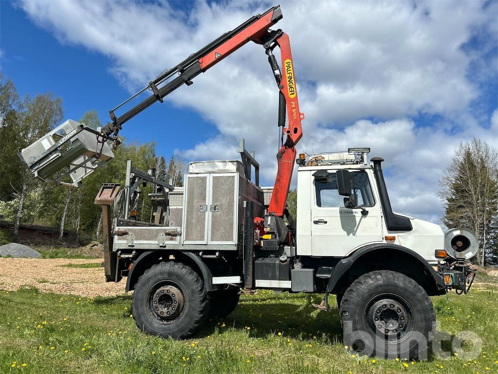 UNIMOG U 2150 L 4X4 med kran / personkorg / grävaggregat - Вантажівка з маніпулятором: фото 4 UNIMOG U 2150 L 4X4 med kran / personkorg / grävaggregat - Вантажівка з маніпулятором: фото 4