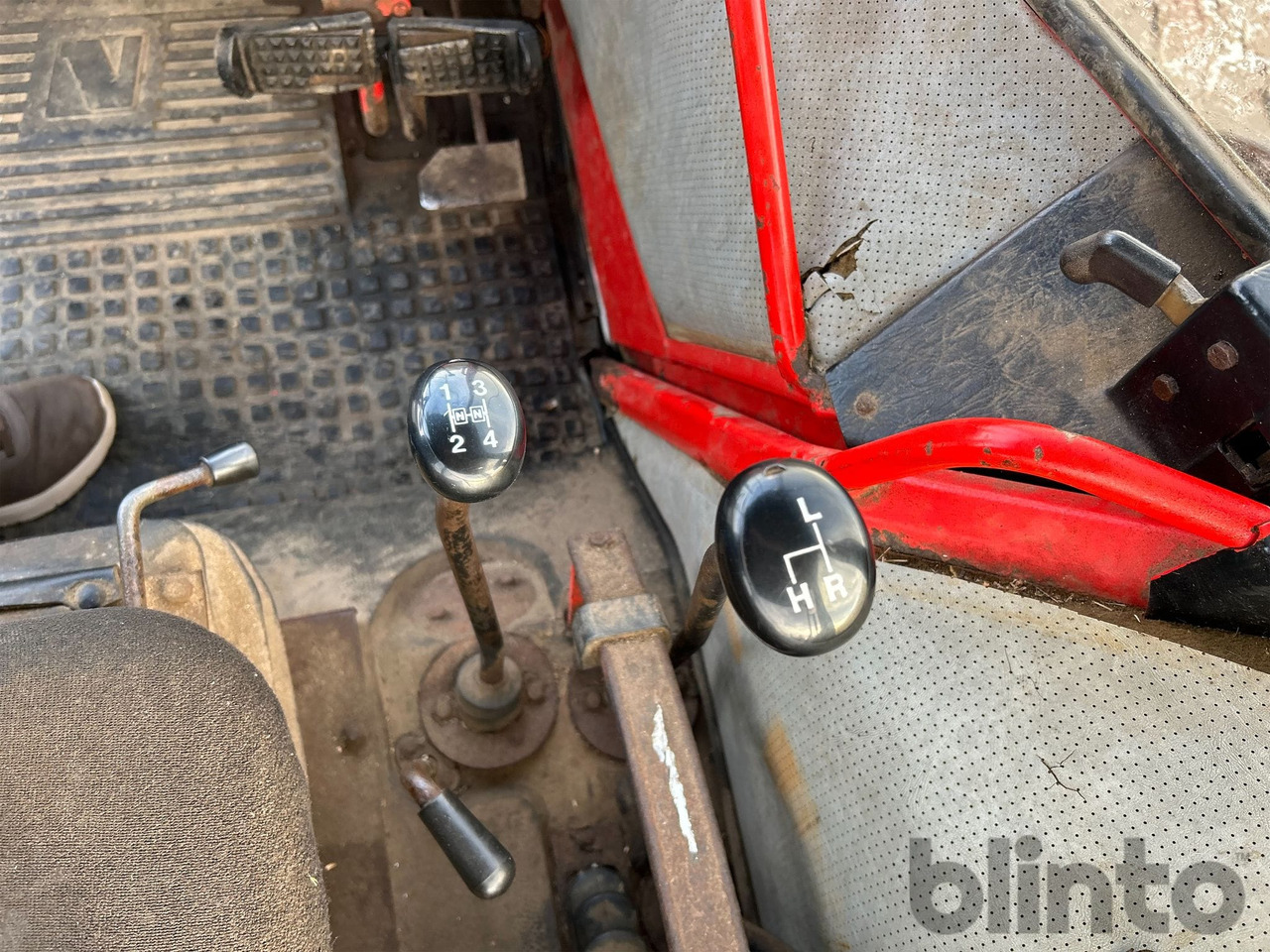 Трактор VALMET 405-4: фото 27 Трактор VALMET 405-4: фото 27