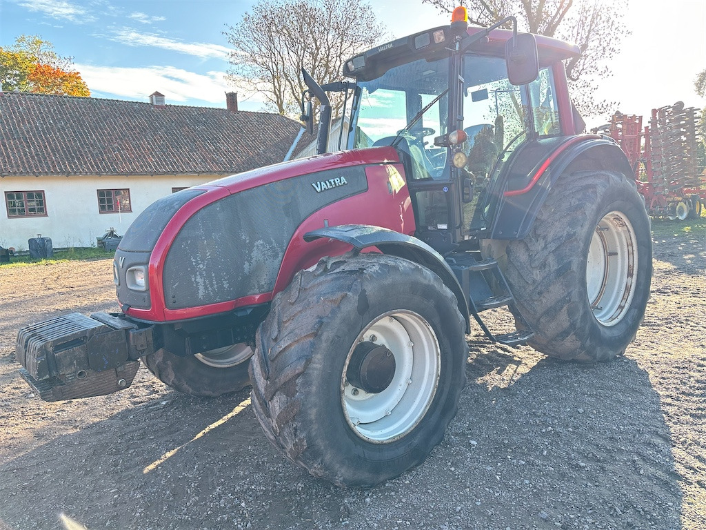 VALTRA T151E - Трактор: фото 1 VALTRA T151E - Трактор: фото 1