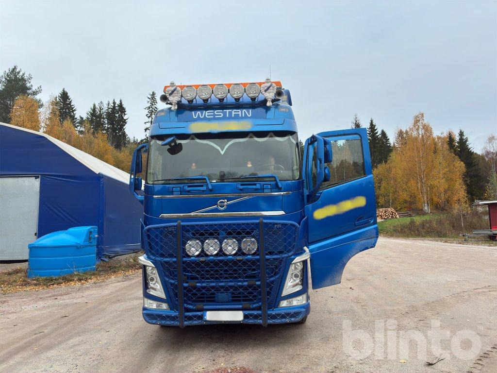 VOLVO FH 64R - Лісовоз, Вантажівка з маніпулятором: фото 2 VOLVO FH 64R - Лісовоз, Вантажівка з маніпулятором: фото 2