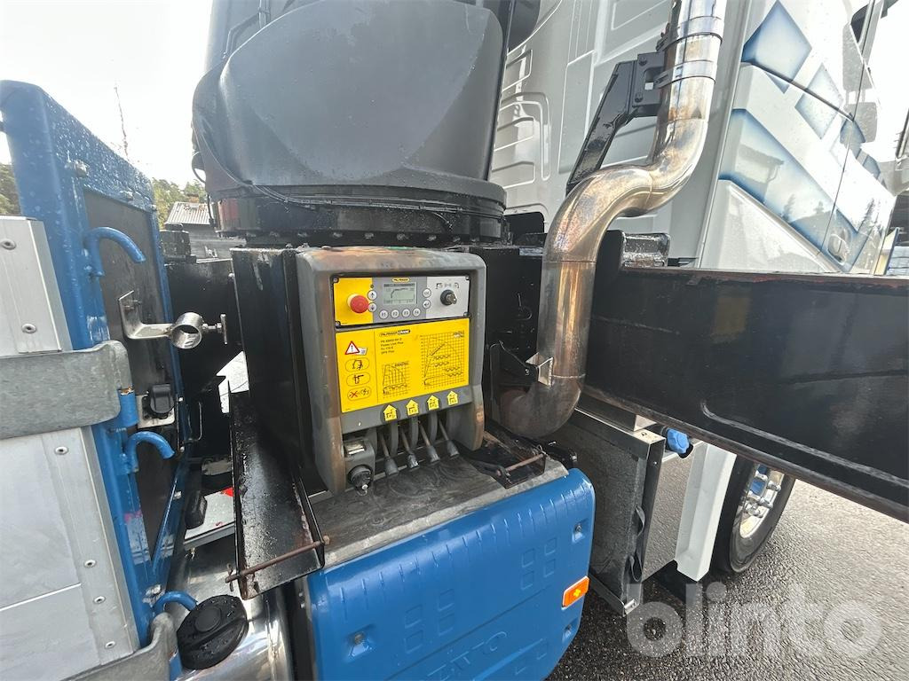 Бортова вантажівка/ Платформа, Вантажівка з маніпулятором VOLVO FH 8*4 Palfinger PK: фото 32