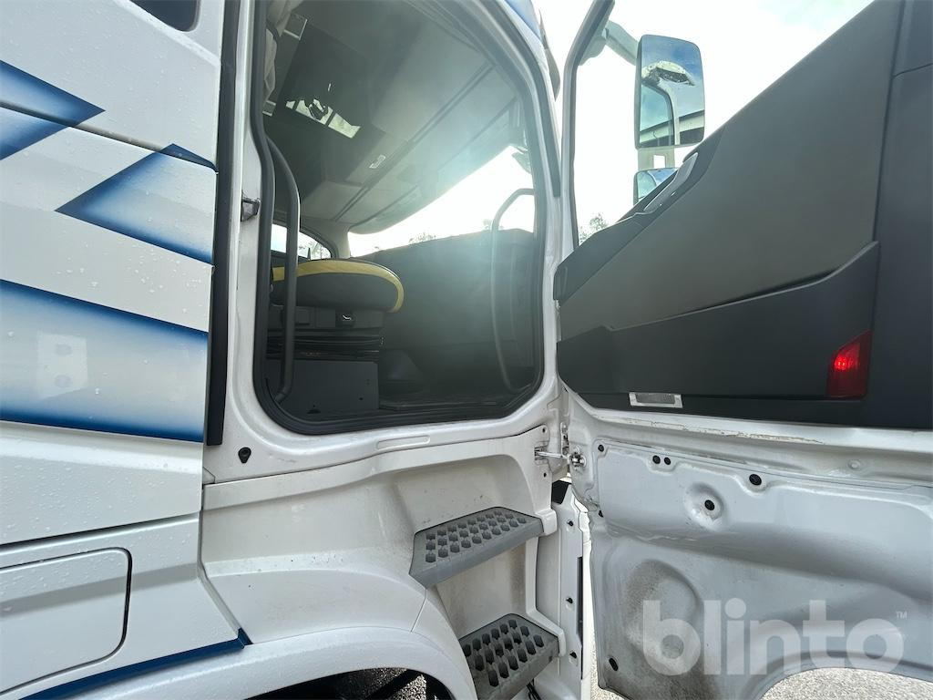 Бортова вантажівка/ Платформа, Вантажівка з маніпулятором VOLVO FH 8*4 Palfinger PK: фото 31