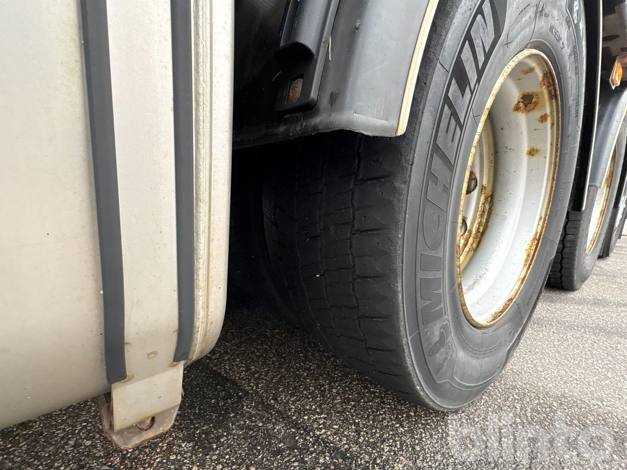 Бортова вантажівка/ Платформа, Вантажівка з маніпулятором VOLVO FM 460 8x4 Tridem: фото 33