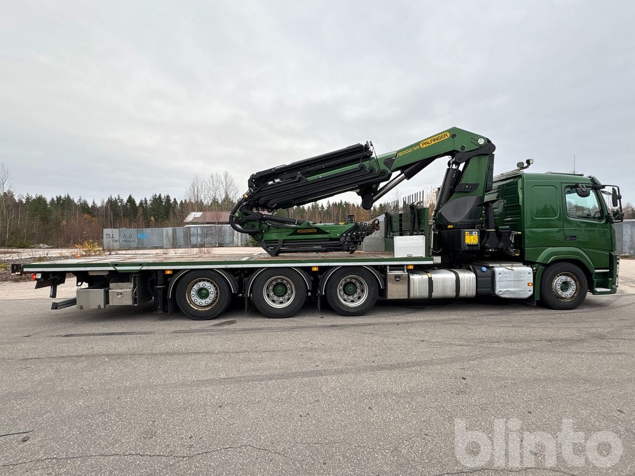 Бортова вантажівка/ Платформа, Вантажівка з маніпулятором VOLVO FM 460 8x4 Tridem: фото 6