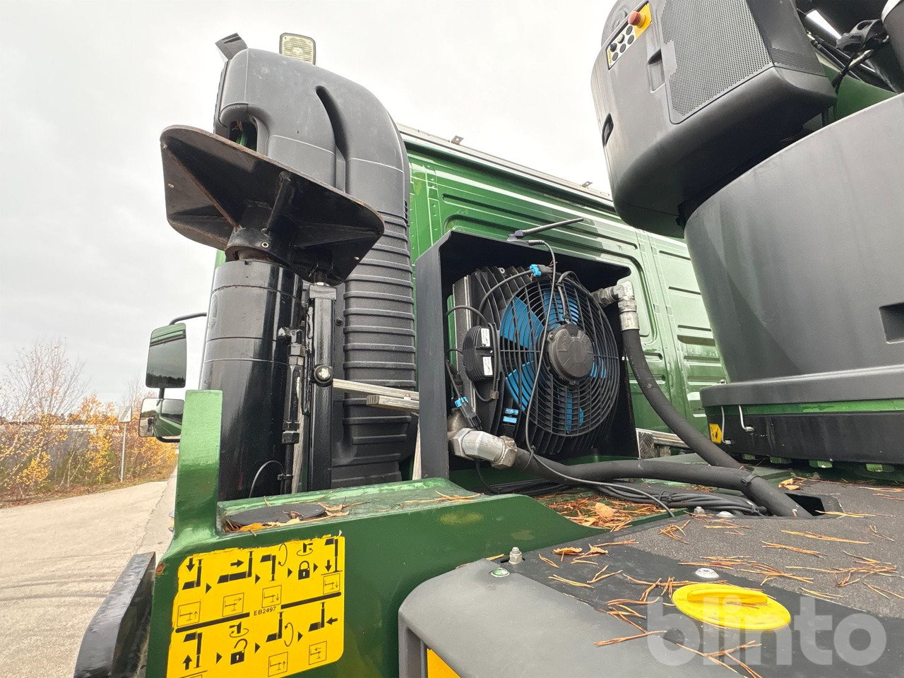 Бортова вантажівка/ Платформа, Вантажівка з маніпулятором VOLVO FM 460 8x4 Tridem: фото 21