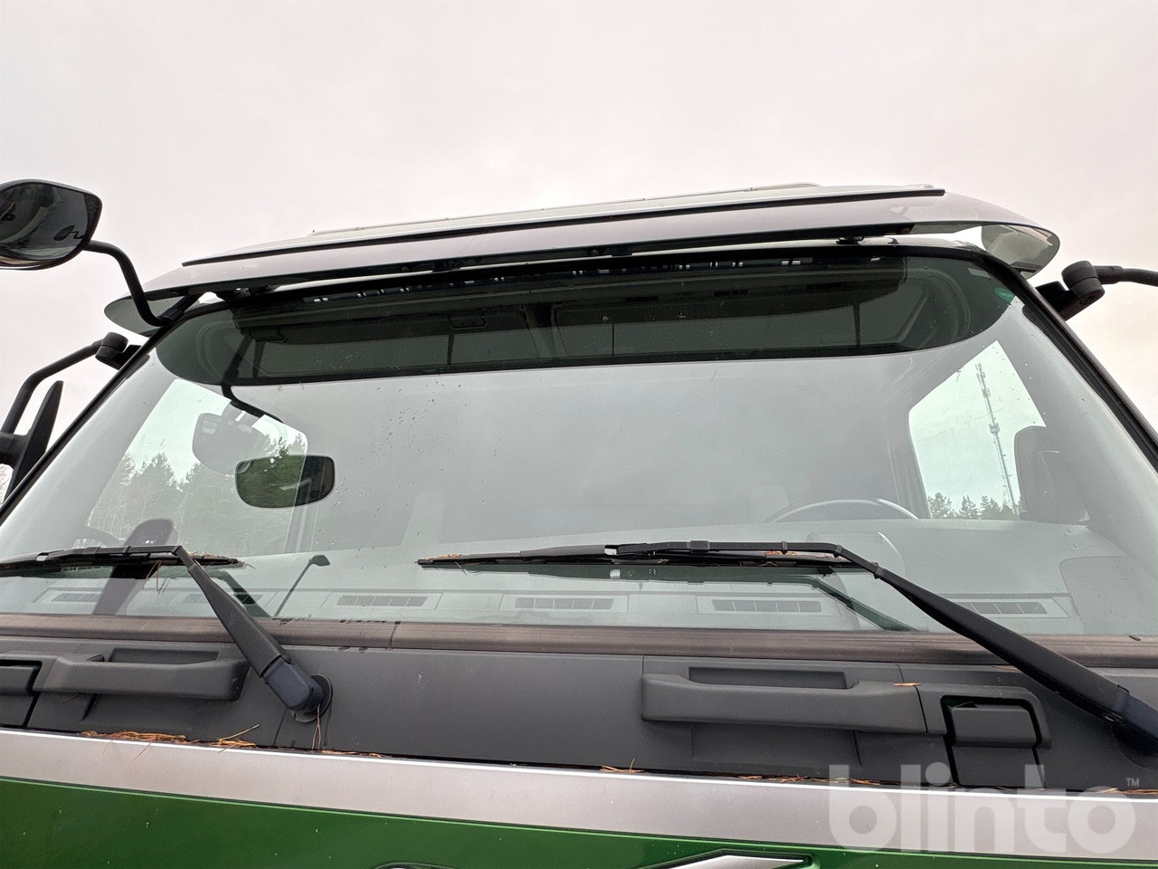 Бортова вантажівка/ Платформа, Вантажівка з маніпулятором VOLVO FM 460 8x4 Tridem: фото 12