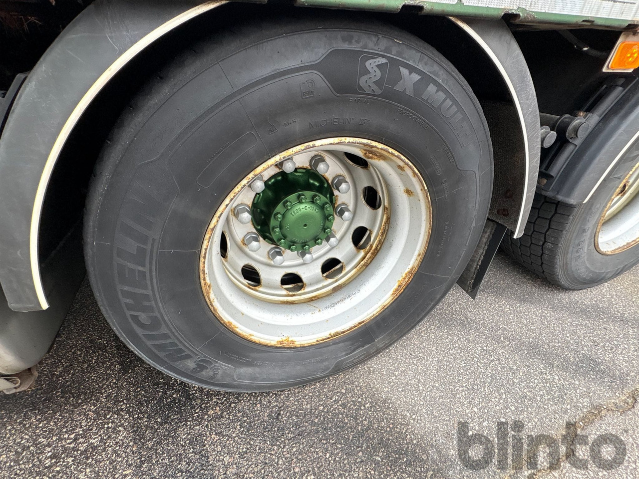 Бортова вантажівка/ Платформа, Вантажівка з маніпулятором VOLVO FM 460 8x4 Tridem: фото 32