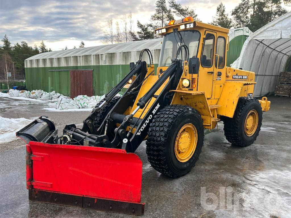 Volvo BM L70 med flera redskap - Колісний навантажувач: фото 1 Volvo BM L70 med flera redskap - Колісний навантажувач: фото 1