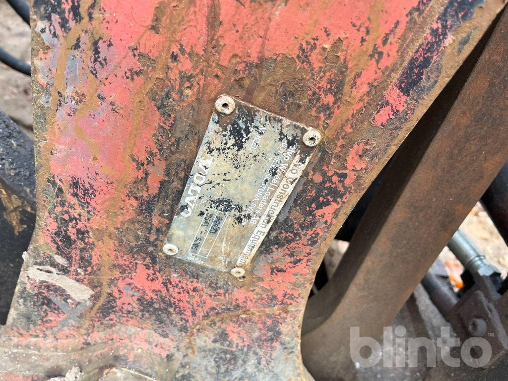 Колісний навантажувач Volvo BM L90: фото 35