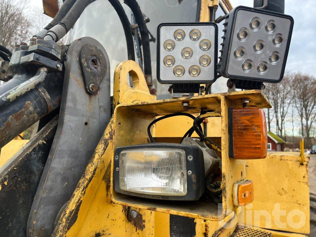 Колісний навантажувач Volvo BM L90: фото 21