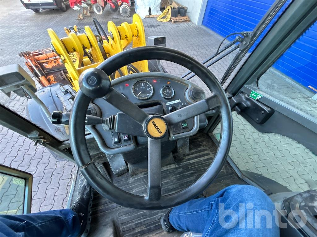 Колісний навантажувач Wacker Neuson WL 55 (2008): фото 30 Колісний навантажувач Wacker Neuson WL 55 (2008): фото 30