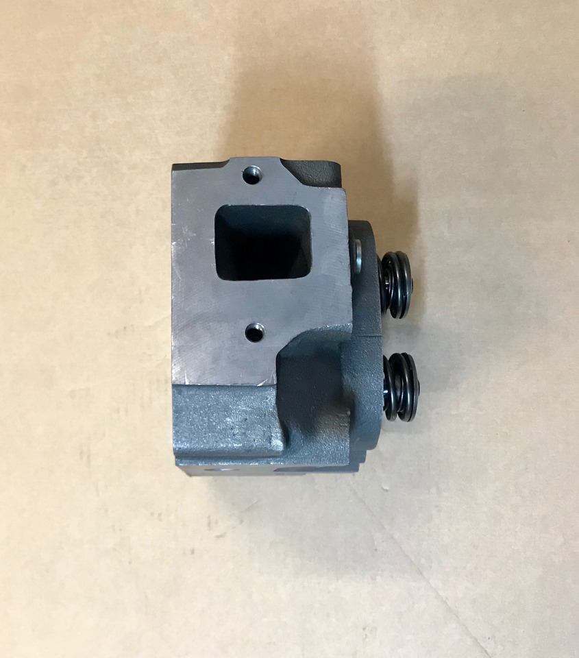 TESTATA MAN D28 - 2 VALVOLE PER CILINDRO - RIF. MAN 51031016773 / 51031016774 - Головка блоку: фото 2 TESTATA MAN D28 - 2 VALVOLE PER CILINDRO - RIF. MAN 51031016773 / 51031016774 - Головка блоку: фото 2