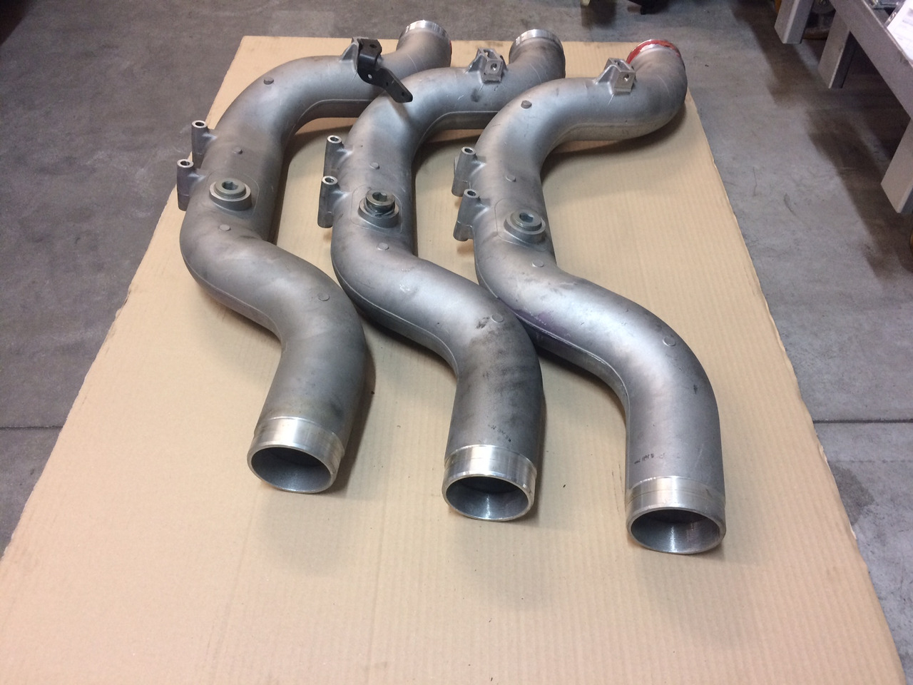 TUBO MANDATA ARIA DI CARICA MAN 51094115165 - Впускна труба в категорії Вантажівки: фото 3 TUBO MANDATA ARIA DI CARICA MAN 51094115165 - Впускна труба в категорії Вантажівки: фото 3