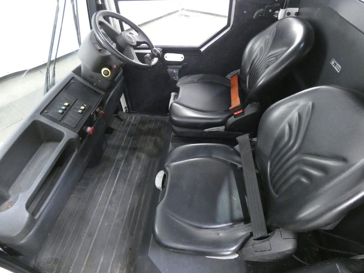 Linde P250 - Складські тягач: фото 3 Linde P250 - Складські тягач: фото 3