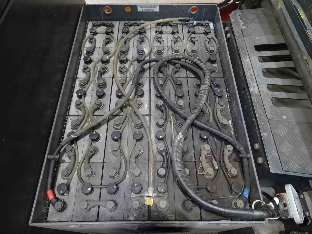 Linde P250 - Складські тягач: фото 4 Linde P250 - Складські тягач: фото 4