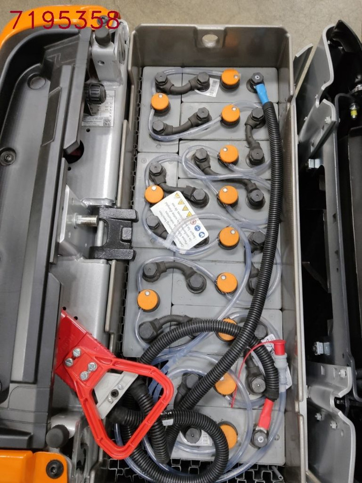 Still LTX-FF10 - Складські тягач: фото 4 Still LTX-FF10 - Складські тягач: фото 4