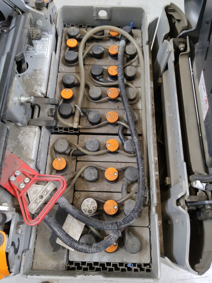 Still LTX50 - Складські тягач: фото 4 Still LTX50 - Складські тягач: фото 4