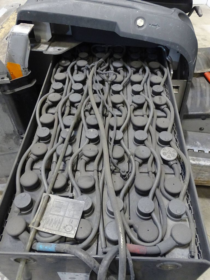 Still LTX80 - Складські тягач: фото 4 Still LTX80 - Складські тягач: фото 4