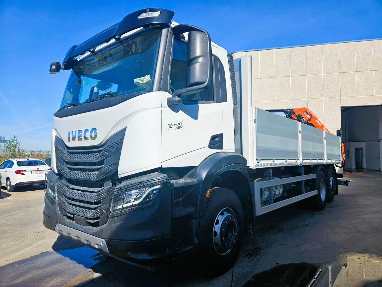 Iveco X-Way AD300X46Z HR ON+ - Бортова вантажівка/ Платформа, Вантажівка з маніпулятором: фото 1 Iveco X-Way AD300X46Z HR ON+ - Бортова вантажівка/ Платформа, Вантажівка з маніпулятором: фото 1