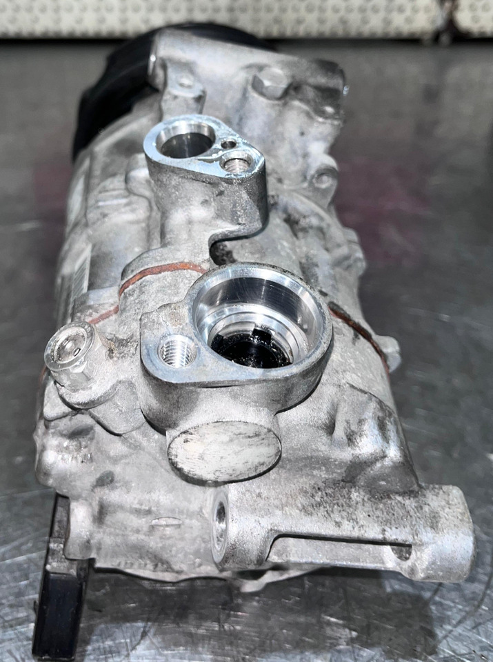 AUDI A/C Compressor 8W5816803 - Компресор кондиціонера: фото 2 AUDI A/C Compressor 8W5816803 - Компресор кондиціонера: фото 2