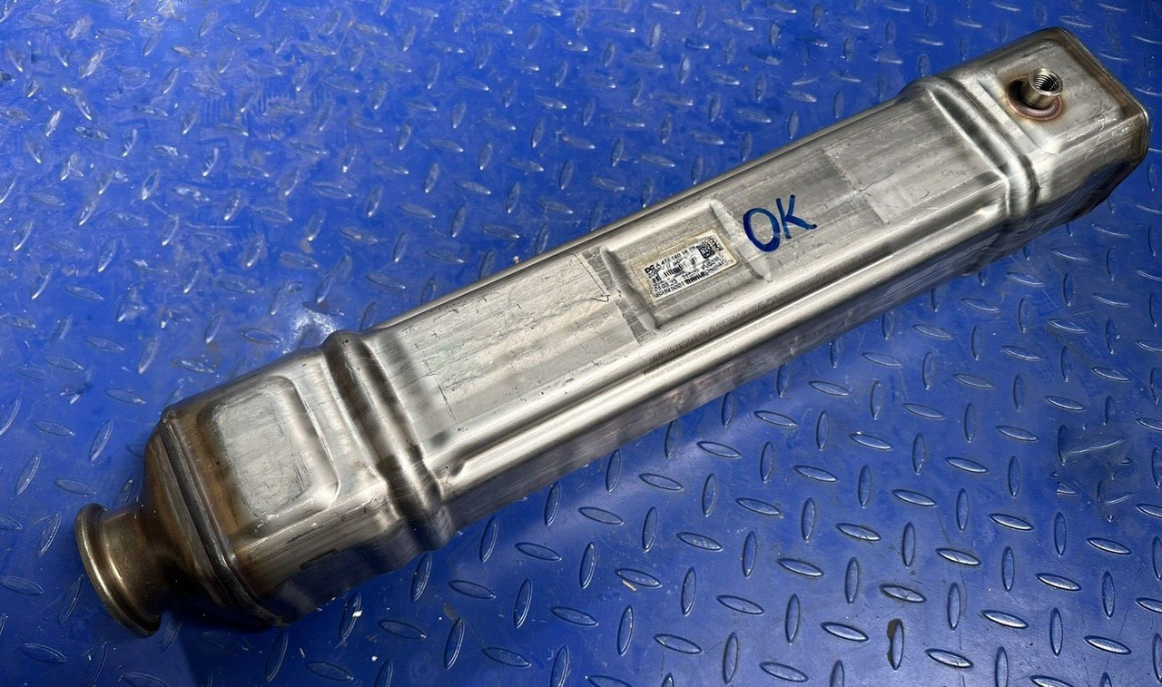 DETROIT DD15 A4721401575 - Охолоджувач EGR в категорії Вантажівки: фото 4 DETROIT DD15 A4721401575 - Охолоджувач EGR в категорії Вантажівки: фото 4