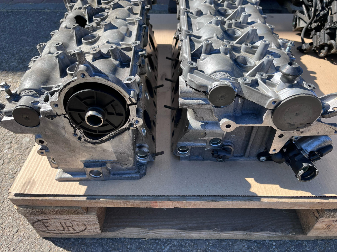 Mercedes Benz Cylinder Heads A2730160105 / A2730160005 - Блок циліндрів: фото 3 Mercedes Benz Cylinder Heads A2730160105 / A2730160005 - Блок циліндрів: фото 3