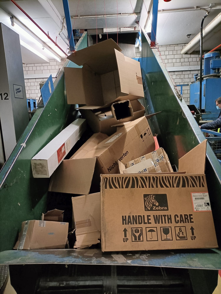 Boa Continuu 25-LB-6 Carton Plasic Press 40 T - Промислове обладнання: фото 5 Boa Continuu 25-LB-6 Carton Plasic Press 40 T - Промислове обладнання: фото 5