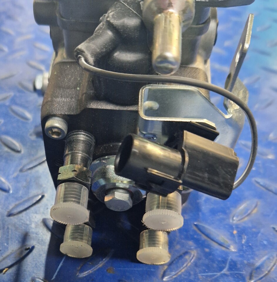 DENSO INJECTION PUMP ME202646 - Запчастини в категорії Вантажівки: фото 5 DENSO INJECTION PUMP ME202646 - Запчастини в категорії Вантажівки: фото 5