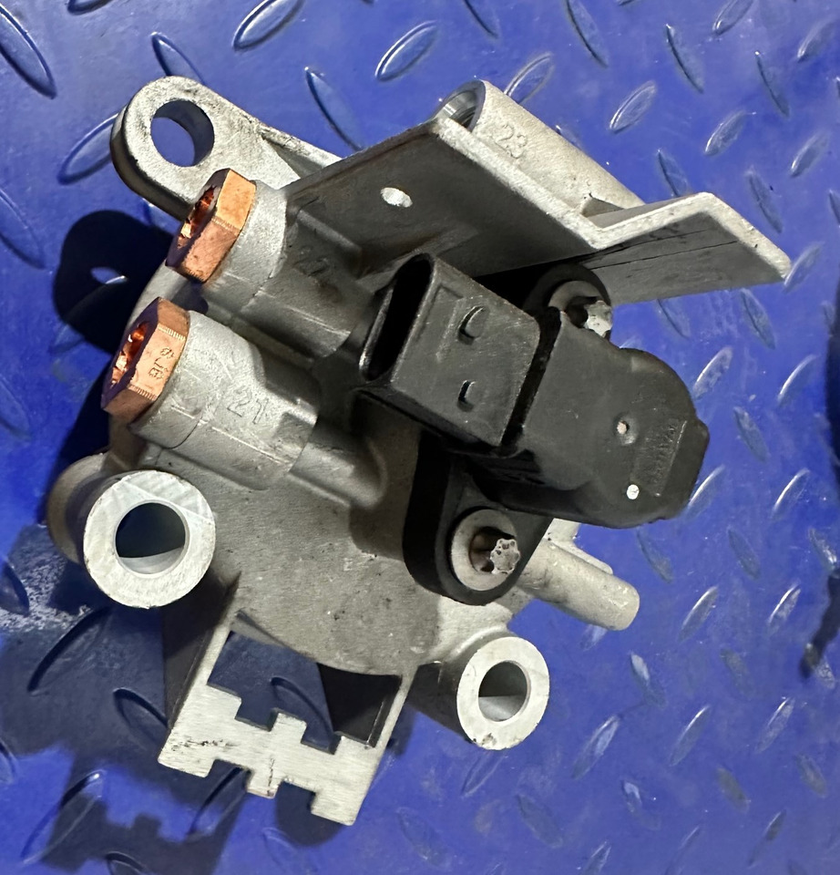MERCEDES-BENZ Switch Cilinder Valve Actros MP4 A0032605663 - Запчастини в категорії Інша техніка: фото 3 MERCEDES-BENZ Switch Cilinder Valve Actros MP4 A0032605663 - Запчастини в категорії Інша техніка: фото 3