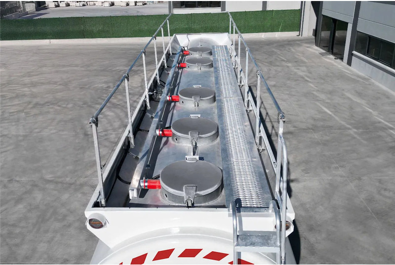 Diversen EFEMMAK Fuel tank semi-trailer 36.000 liter ADR - Напівпричіп цистерна: фото 5 Diversen EFEMMAK Fuel tank semi-trailer 36.000 liter ADR - Напівпричіп цистерна: фото 5