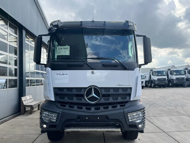 Mercedes-Benz Arocs 3340 6x4 Water Tank Truck - Вантажівка цистерна: фото 5 Mercedes-Benz Arocs 3340 6x4 Water Tank Truck - Вантажівка цистерна: фото 5