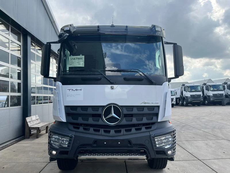 Mercedes-Benz Arocs 3340 6x4 Water Tank Truck - Вантажівка цистерна: фото 5 Mercedes-Benz Arocs 3340 6x4 Water Tank Truck - Вантажівка цистерна: фото 5