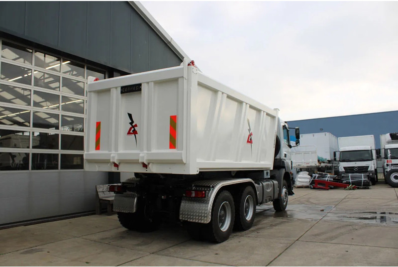 Mercedes-Benz Axor 3344 K 6x4 Tipper Truck - Самоскид вантажівка: фото 4 Mercedes-Benz Axor 3344 K 6x4 Tipper Truck - Самоскид вантажівка: фото 4