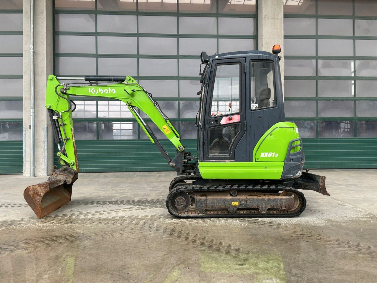 Kubota KX61-3 - Міні-екскаватор: фото 1 Kubota KX61-3 - Міні-екскаватор: фото 1