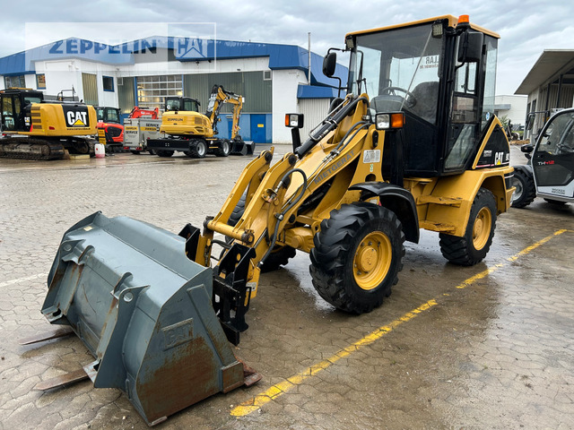 Cat 902 - Колісний навантажувач: фото 1 Cat 902 - Колісний навантажувач: фото 1