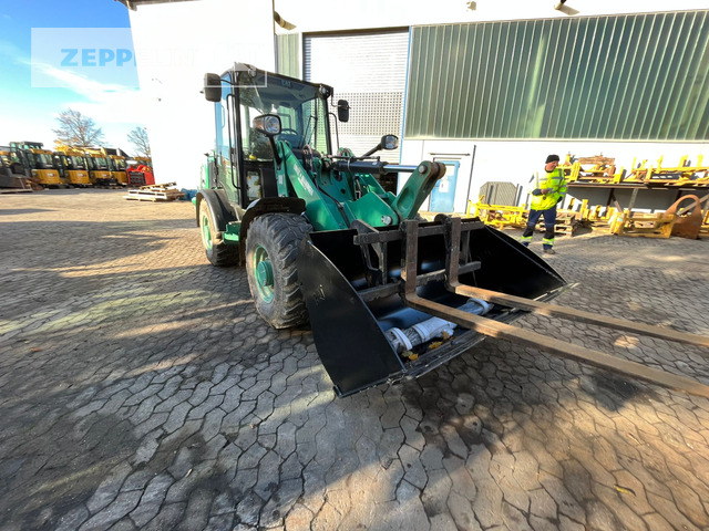 Cat 906M - Колісний навантажувач: фото 3 Cat 906M - Колісний навантажувач: фото 3